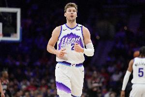 我不让你上场可以吧！菲利波夫斯基第三节开始被DNP 砍20+10+5