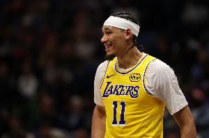 海飞丝！海斯20分钟8中8&1三分轻松拿下19分7板2帽 正负值+18！