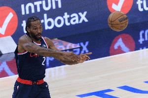 三节打卡轻松完成任务！伦纳德22分钟砍20分8篮板 连续51场20+