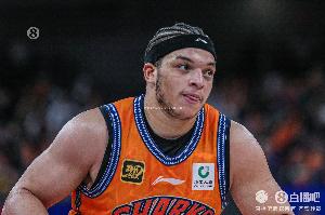 媒体人：情绪不稳&性格不成熟是洛夫顿一大短板 他应正视这些问题