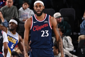 快船官方：以赛亚·杰克逊右脚踝扭伤 将在未来几天内接受评估