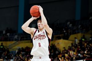 又帅又能打！程帅澎14中7砍全场最高26分 正负值+19同样冠绝全场