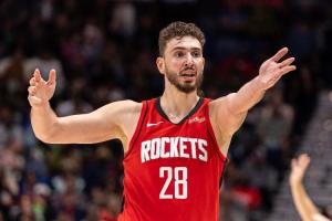 申京多次砍至少35分10板5助&进5+三分 火箭队史第二人&比肩哈登