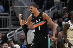 皮尔斯：文班去年去了少林寺&见了KG大梦克六 集齐了所有无限宝石