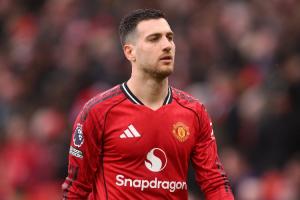 TA谈曼联后场球员合同情况：马奎尔接近续约 达洛特预计不会离队