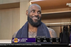 【完整版】詹姆斯赛后心情不错！称赞队友 感叹两个儿子都有出息