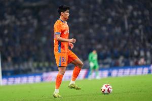 鲁媒：彭啸伤势没有大碍 泰山队热身赛2-1泰安天贶