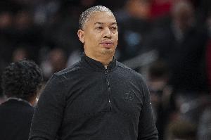 5连胜！船记：疯狂的赛季过山车般的起伏 和赛季初完全不同的球队