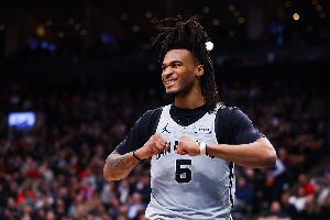 文班最佳拍档！卡斯尔12中6拿下21分8板10助1断 正负值+24最高