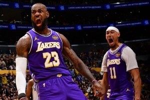 海斯：老詹快下绝对会激励到我们 看他跑起来我就得赶紧跟上