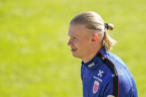 曼晚：哈兰德对阵瑞士将首发 但挪威主帅大概率不会让他打满全场