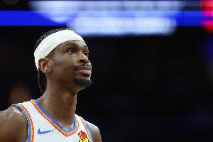 考辛斯：现在别说亚历山大总有哨了 哨子并不总是倾斜给他