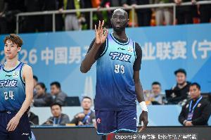 予取予求！法尔半场6中5高效拿到12分5板1帽 正负值+11