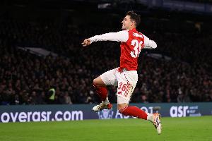 卡拉格：苏维门迪近期在中场表现挣扎，经常被迫长传+没有准头