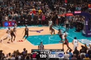 高难度！拉梅洛·鲍尔持球强攻 急停晃飞防守失衡抛投压哨打中