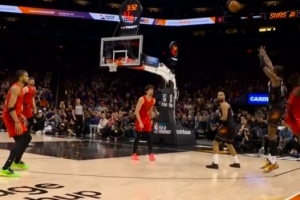 今天太稳了！杰伦·格林接球直接拔三分命中 太阳重新领先8分