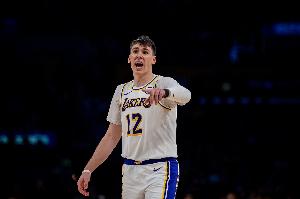 拉拉维亚谈火箭身体对抗：我们必须更强硬 要限制他们的进攻篮板