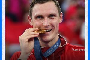 传奇谢幕！32岁丹麦羽毛球名将安赛龙因腰伤退役，曾蝉联奥运冠军