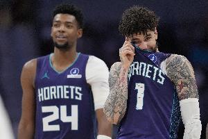 疯狂魔球！黄蜂今日出手56次三分 鲍尔、米勒和小桥合计36中12