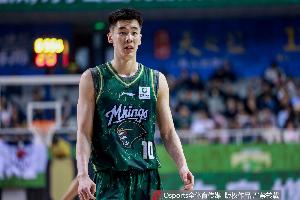 效率太低！郭昊文14中3拿到18分3板10助1断 罚球12中11