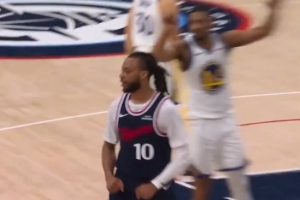 立功了！加兰顶着5犯上场 强投打成2+1稳住局势