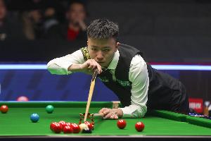 赛中锤桌+打飞白球！江俊：对自己的失误很生气 会慢慢改正坏习惯