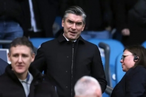 记者：理查德·休斯是新月总监头号候选，小因扎吉承诺会继续执教