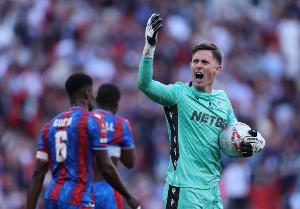 迪恩·亨德森谈晋级欧协联四强：我们开启新的篇章，目标是夺冠