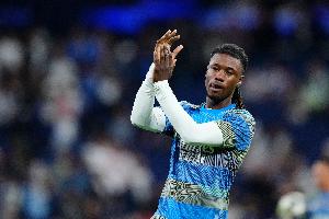 队报：若皇马收到合适报价，他们将推动卡马文加今夏离队