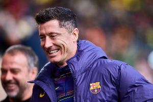 世体：莱万经纪人将和巴萨商谈球员续约，他希望争取更好经济条件