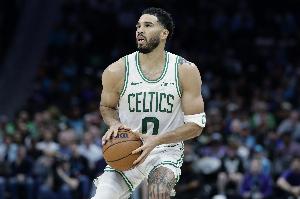 塔图姆：过去四五年里我一直是队里最好的篮板手 我强壮了很多