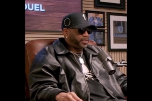 如何防库里？麦迪：在三分线外就开始贴防 让他进入协防区域