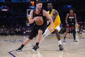 KD缺阵本是申京的绝佳舞台 为何他却被艾顿统治&空篮都上不进？