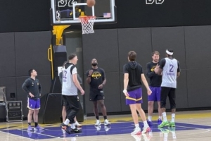 雷迪克：东契奇回归球队感觉非常好 全队都在对我们很有益