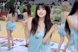 同曦男篮主场啦啦队晒舞蹈表演视频：环绕回归