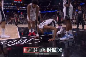 朱·霍勒迪：不认为我碰到了文班&但我也不确定 裁判吹了我犯规