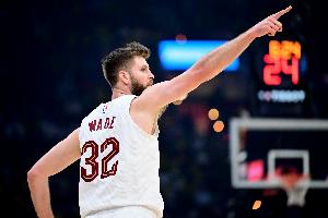 施罗德：阿伦&莫布里是防守支柱 迪恩·韦德是我们队最好的防守者