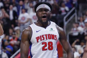 斯图尔特谈2次帽掉对手扣篮：你得愿意接受受伤的风险 我享受于此