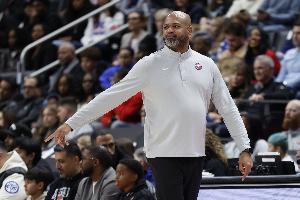 比克斯塔夫：中场休息时我们很冷静 我们没有被情绪主导