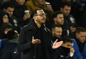 离谱操作！记者吐槽：罗塞尼尔签下2368天合同，第107天就被解雇