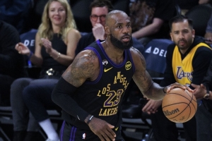 德隆：詹姆斯的球商高过所有人 即使我是控卫这方面也不如他