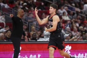 火箭命悬一线&只有谢泼德能力挽狂澜！乌度卡G3用他还是拒投等死