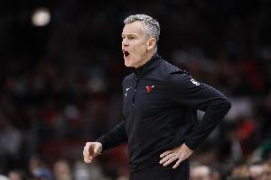 Shams：多诺万在联盟中备受尊敬 肯定会成为别队主教练的候选人