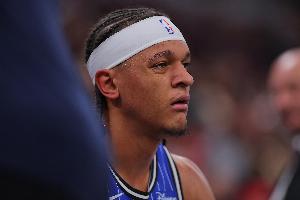 挨了3个帽！班凯罗首节7中3拿6分2助 罚球2中0