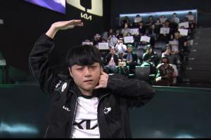 赛后采访ShowMaker：我模仿的托特纳姆热刺队的哈维·西蒙斯选手