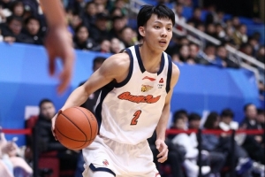 中规中矩！徐杰三分9中4得12分1板3助&5犯离场 正负值+9