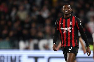 罗马诺：米兰没有主动出售莱奥计划，若有天价报价不排除交易可能