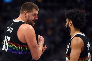 记者：掘金去年首轮也是1-2落后快船 最后抢七获胜 这轮还没结束