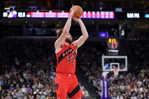 天降奇兵！巴特尔末节5中5&4记三分轰下14分2篮板 上半场没打