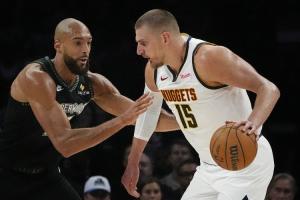 差挺多！本轮系列赛至今：掘金罚球次数103-70森林狼 今天40-21